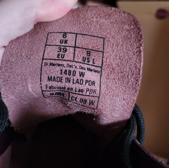 Doc Martens 1460 8 eye smooth leather purple boots size 8 US - Picture 10 of 10